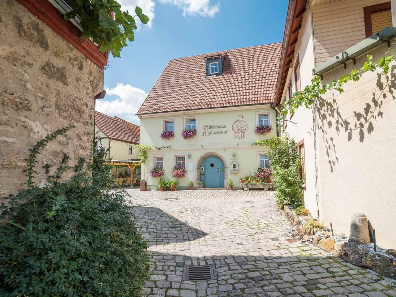 Gaestehaus Moenchshof Sommerhausen Dış mekan fotoğraf